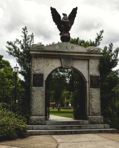 colonial park cemetery entrance